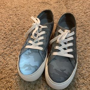 Reflective Steve Madden Platform Shoes NWOT